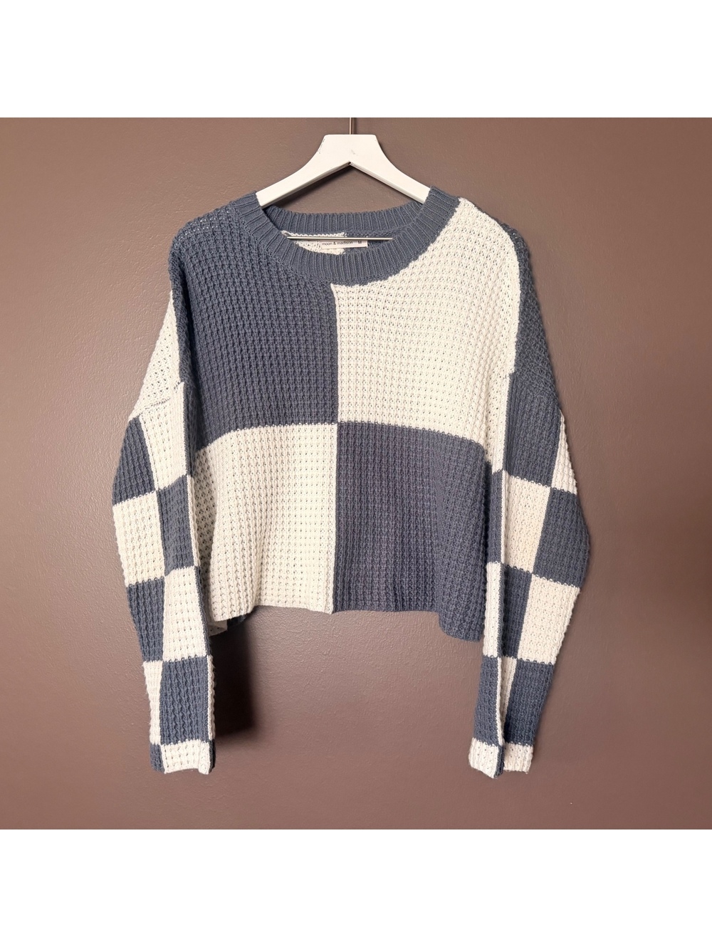 Moon and Madison crop knit sweater Size Medium